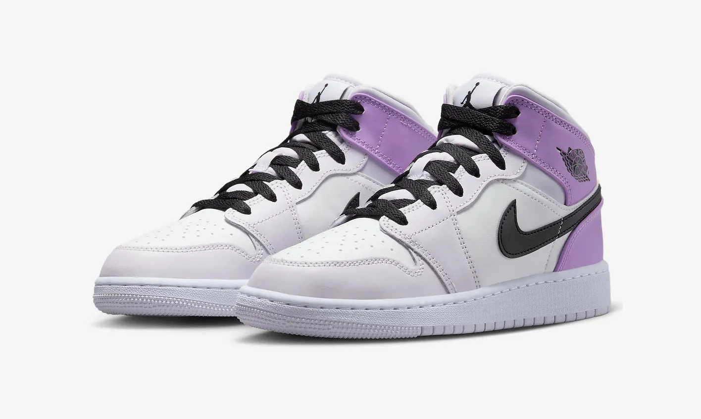 Air Jordan 1 Mid 'Barely Grape'