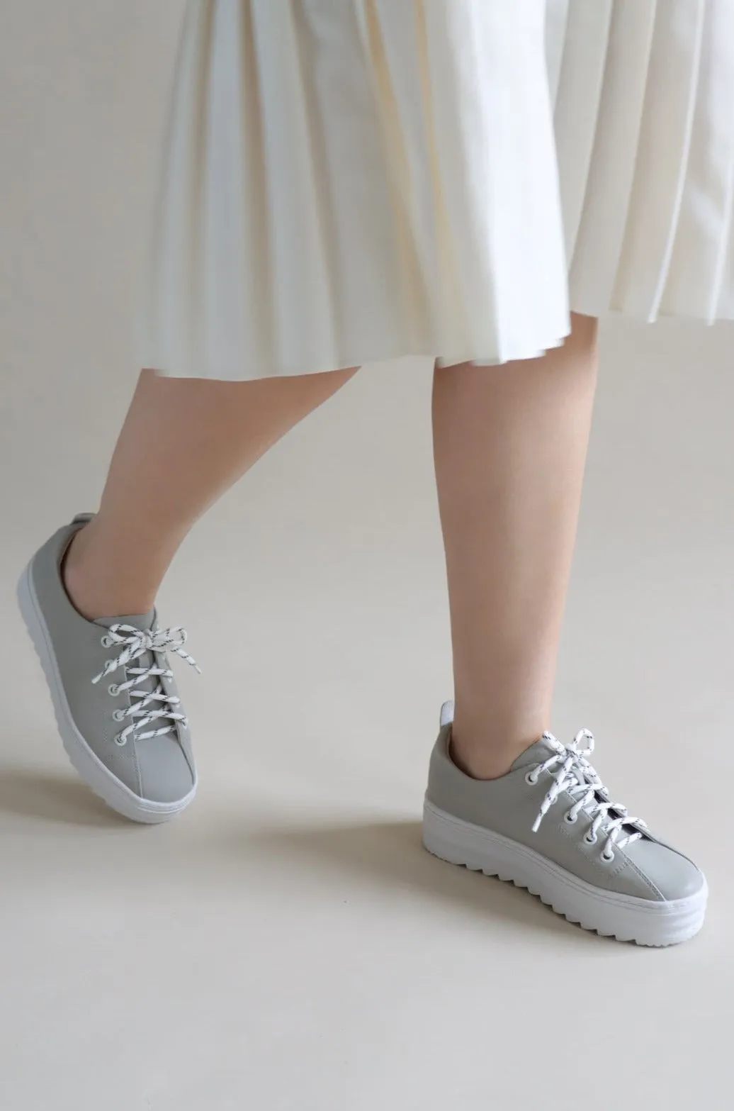 Vanessa Leather Sneakers (Grey)