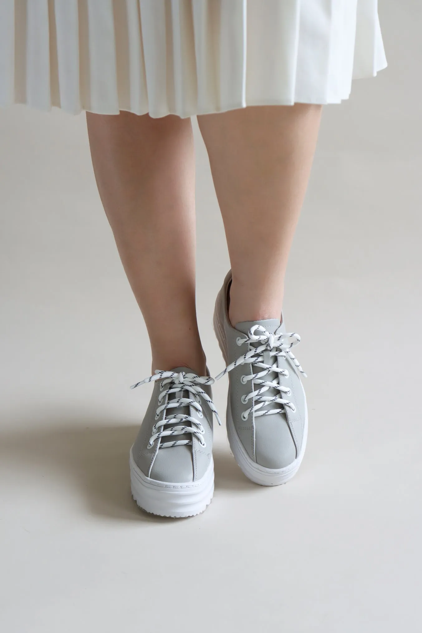 Vanessa Leather Sneakers (Grey)